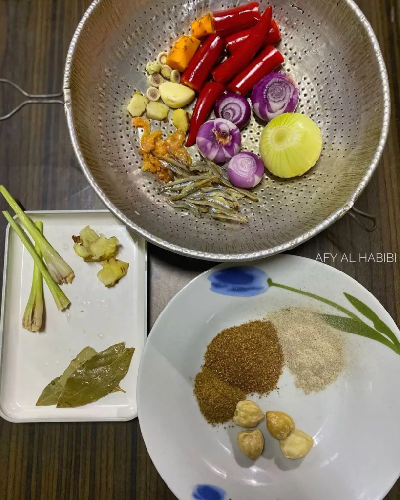 Kuah Lontong Betawi Paling Padu, Rahsia Kuah Pekat Berempah Yang Memang Menggoda Selera