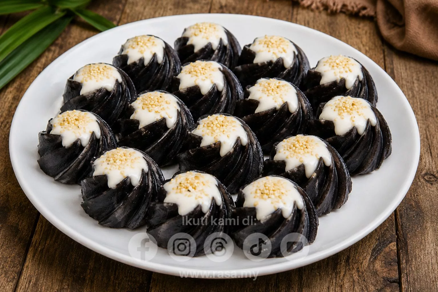 Kuih Kaswi Beras Pulut Hitam Paling Gebu & Lemak Manis, Resipi Tradisional Yang Memikat Selera 14 Kuih Kaswi Beras Pulut Hitam Paling Gebu & Lemak Manis, Resipi Tradisional Yang Memikat Selera