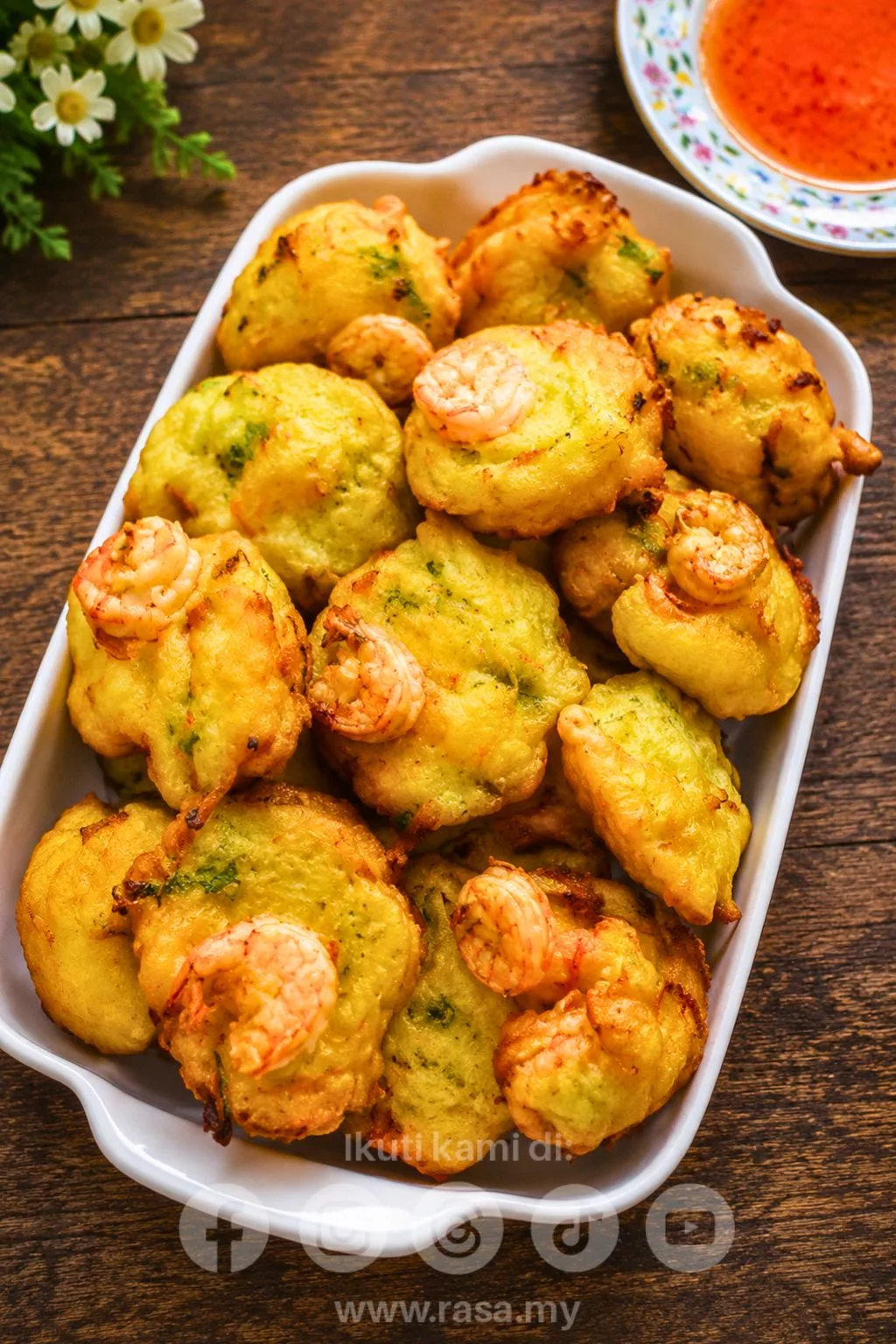 Resipi Cucur Udang Gebu Paling Sedap & Mudah, Rangup Di Luar Lembut Di Dalam 8 Resipi Cucur Udang Gebu Paling Sedap & Mudah, Rangup Di Luar Lembut Di Dalam