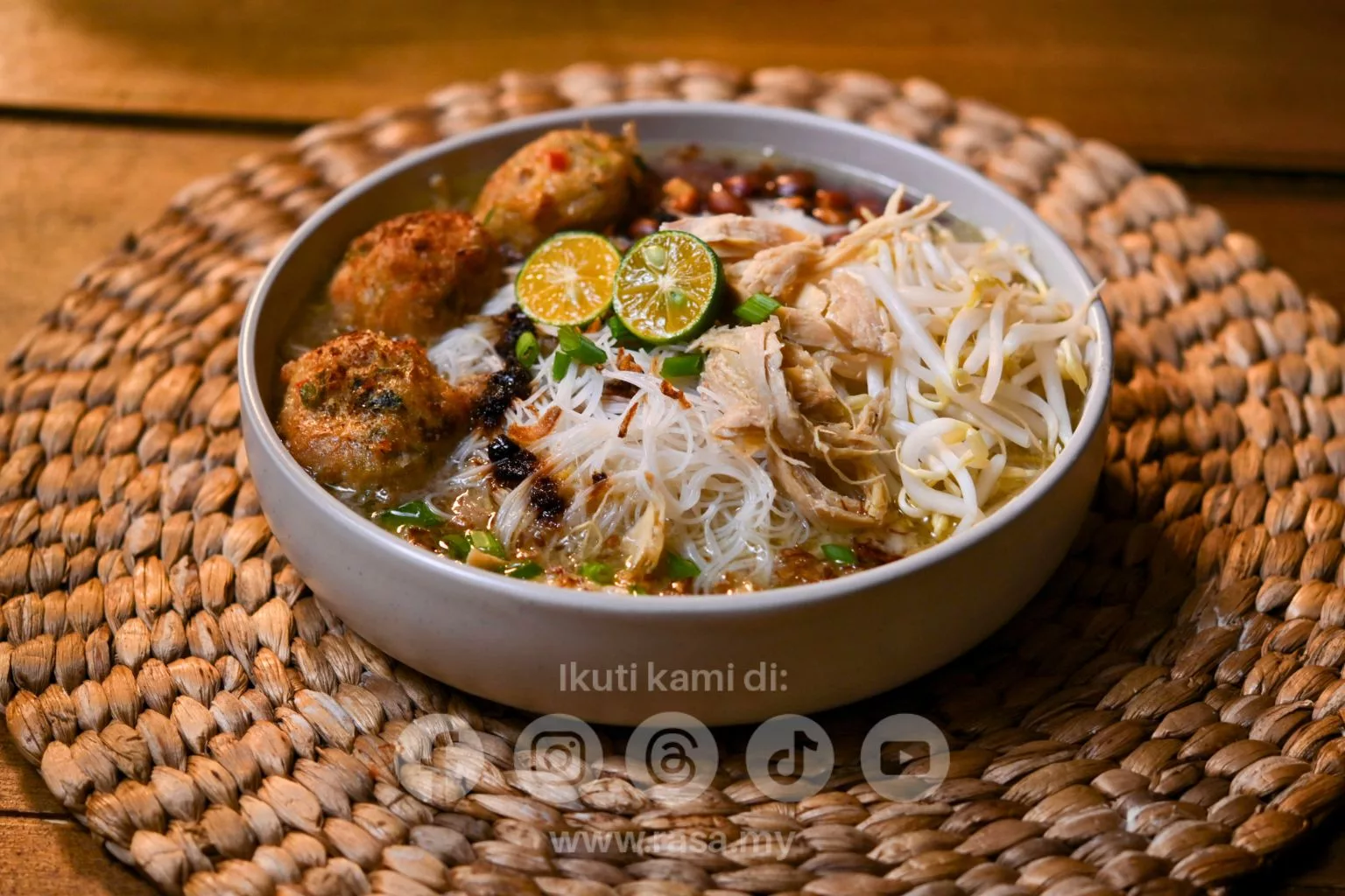 Soto Ayam Paling Sedap, Kuah Pekat Berempah & Mudah Disediakan 5 Soto Ayam Paling Sedap, Kuah Pekat Berempah & Mudah Disediakan