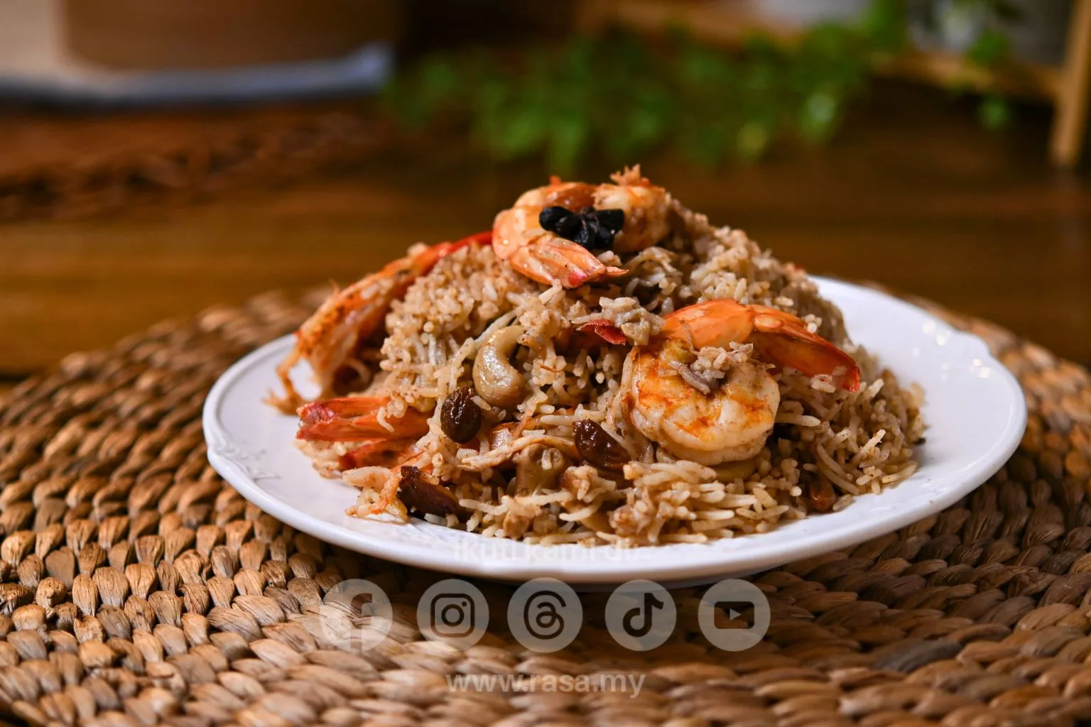 Nasi Beriani Udang Paling Wangi & Sedap, Masak Guna Rice Cooker Je! 5 Nasi Beriani Udang Paling Wangi & Sedap, Masak Guna Rice Cooker Je!