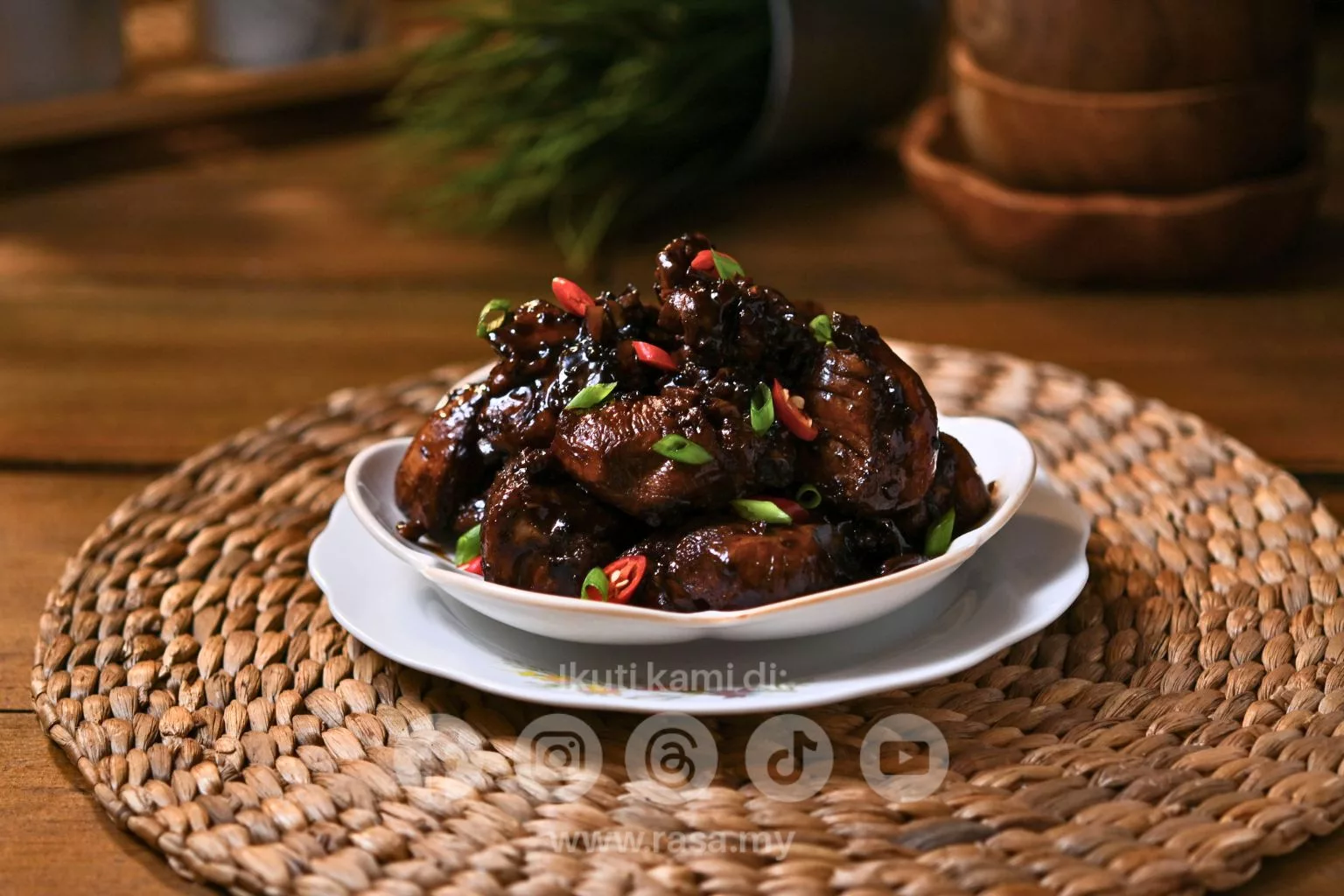 Ayam Adobo Sedap. Resipi Istimewa Filipina Yang Wajib Cuba! 5 Ayam Adobo Sedap. Resipi Istimewa Filipina Yang Wajib Cuba!
