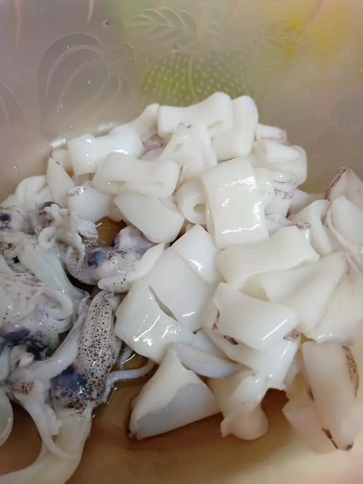 Tip Masak Sotong Jadi Pejal & Tak Berair, Ramas Dengan Garam