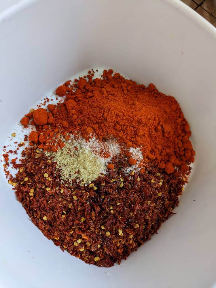 Cara Buat 'Chili Oil' Sedap, Wangi Beraroma, Tak Hangit & Tahan Lama! 2 Cara Buat 'Chili Oil' Sedap, Wangi Beraroma, Tak Hangit & Tahan Lama!