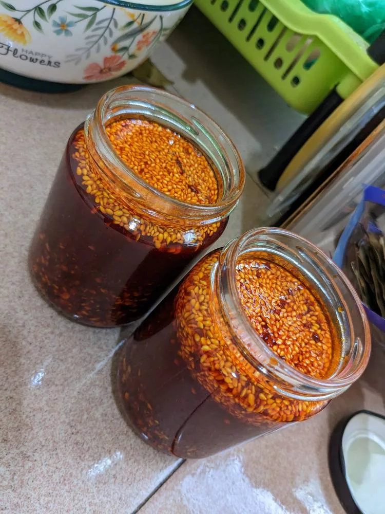 Cara Buat 'Chili Oil' Sedap, Wangi Beraroma, Tak Hangit & Tahan Lama! 8 Cara Buat 'Chili Oil' Sedap, Wangi Beraroma, Tak Hangit & Tahan Lama!