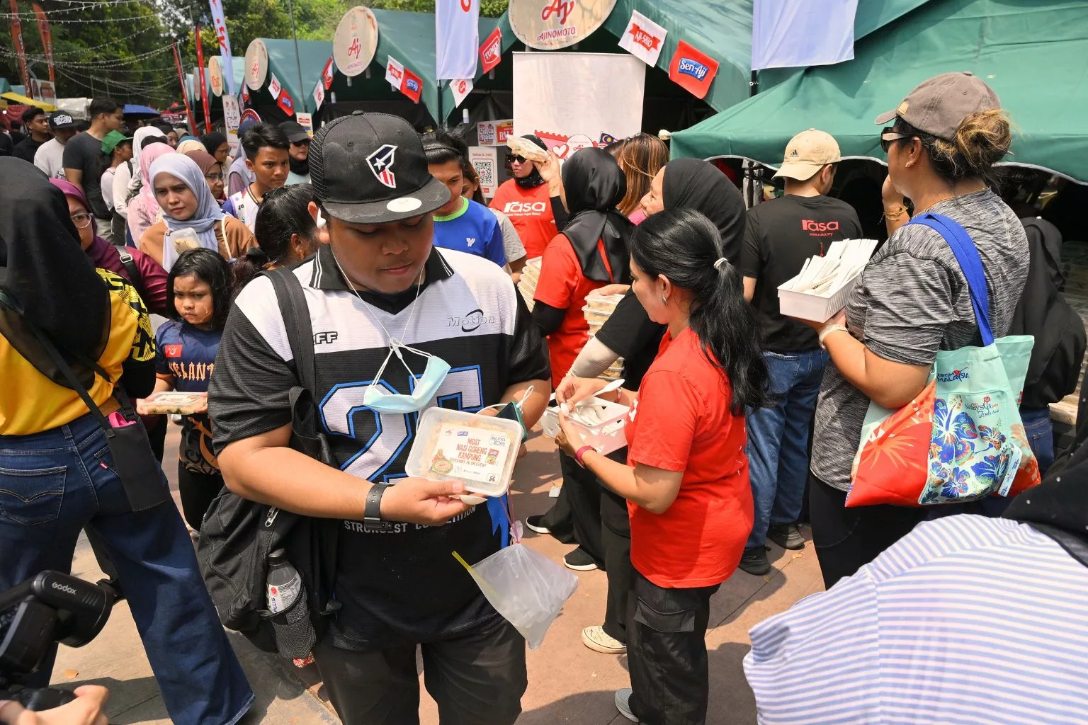 Seri-Aji® Cipta Rekod Malaysia Book of Records, Agih 2,026 Pek Nasi Goreng Kampung Di Pesta Seri Rasa Sempena Festival Budaya Malaysia 2026