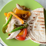 dada ayam dan roti pita