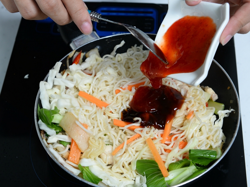 DIY Mi Segera Goreng Sempoi Sedap, Orang Bujang Wajib Cuba 