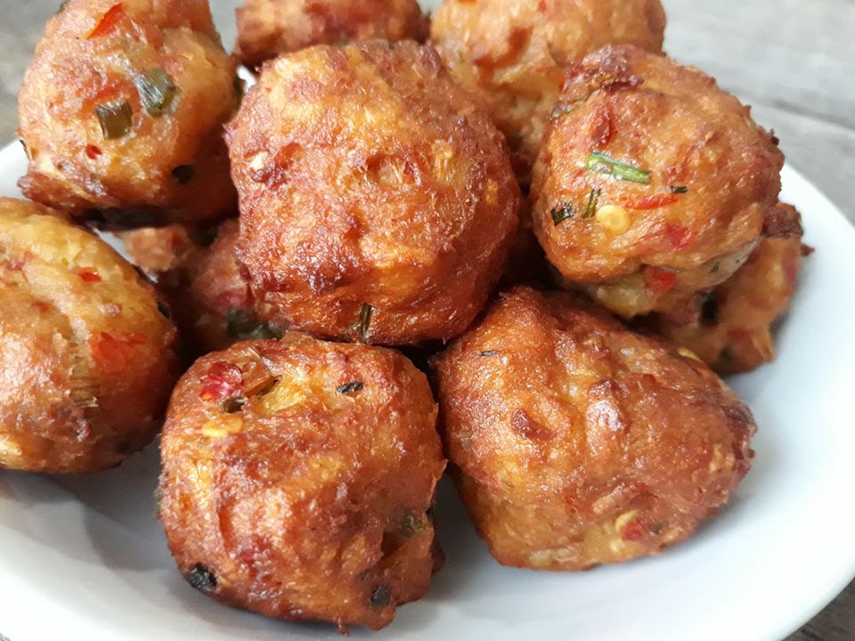 Buat Cucur Sedap Guna Lebihan Roti. Rangup & Sangat Mudah 
